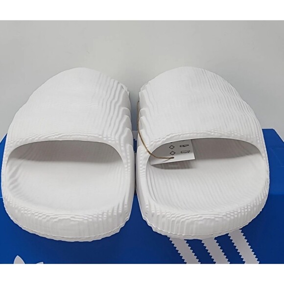 New Men\'s Size 8 Adidas Originals OFF WHITE Adilette 22 slide HQ4672